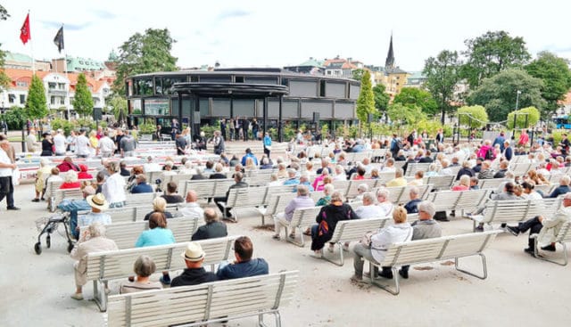 Pingstfest  i Stadsparken. ”Vi vill se Gud” Pingstdagen 9 juni kl 11:00